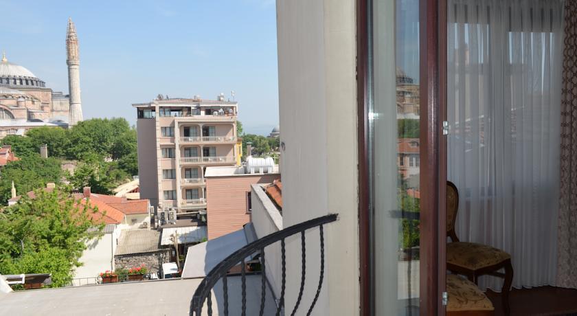 The Istanbul Hotel Bagian luar foto