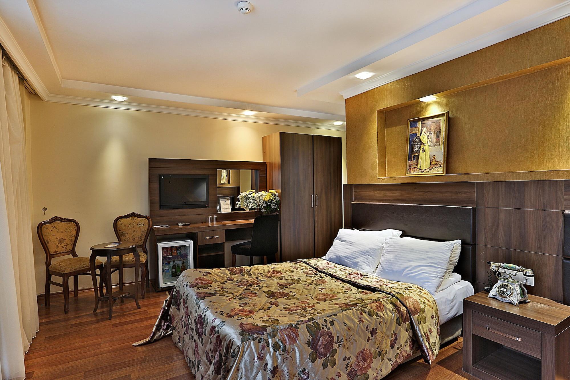 The Istanbul Hotel Bagian luar foto