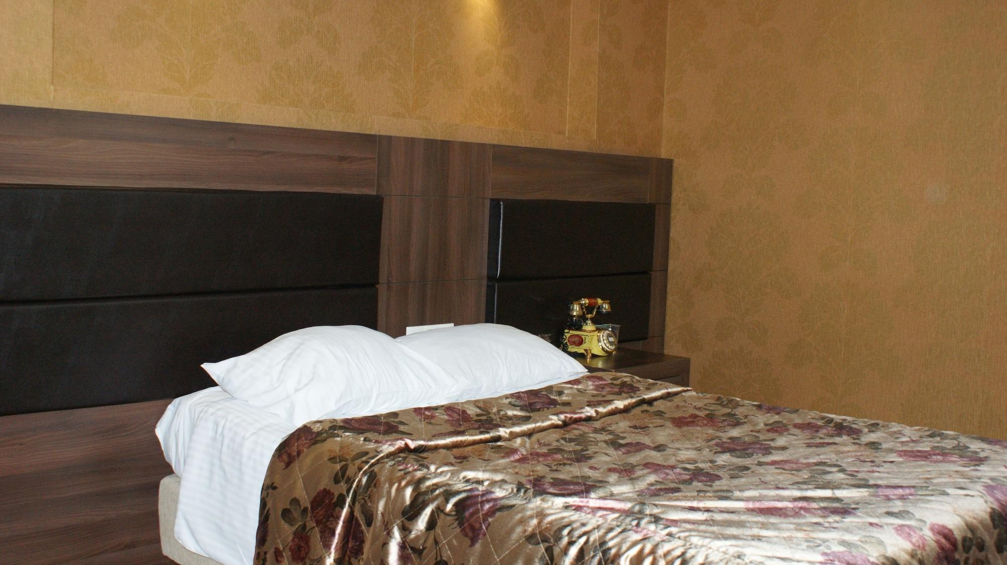 The Istanbul Hotel Bagian luar foto
