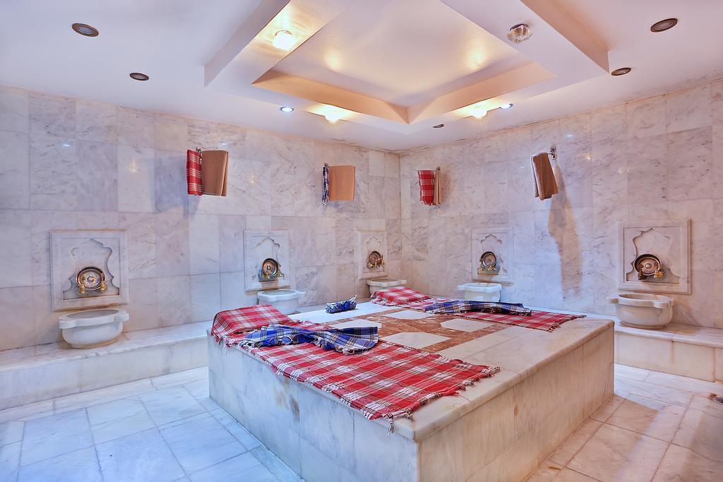 The Istanbul Hotel Bagian luar foto