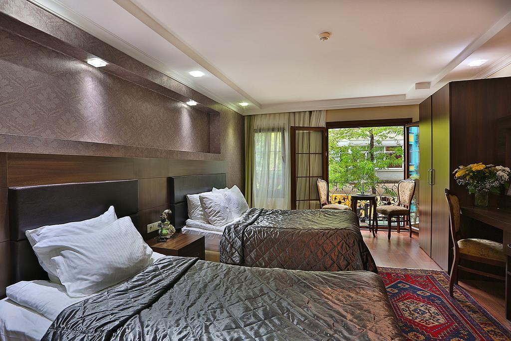 The Istanbul Hotel Bagian luar foto