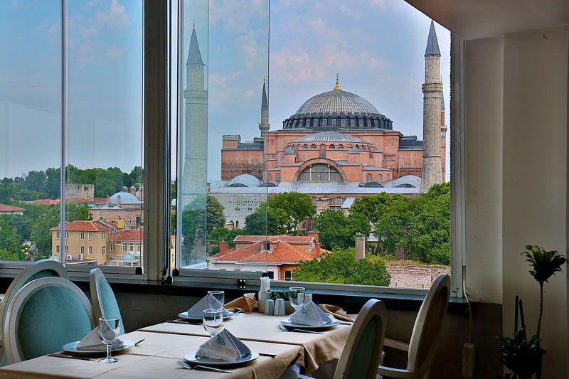 The Istanbul Hotel Bagian luar foto