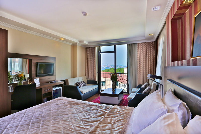 The Istanbul Hotel Bagian luar foto