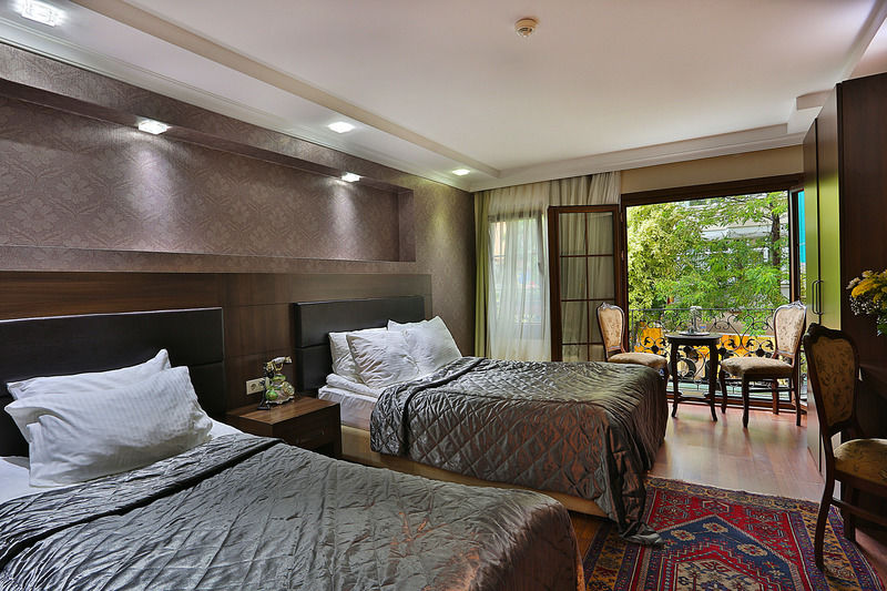The Istanbul Hotel Bagian luar foto
