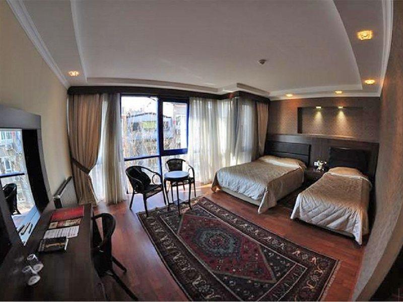 The Istanbul Hotel Bagian luar foto