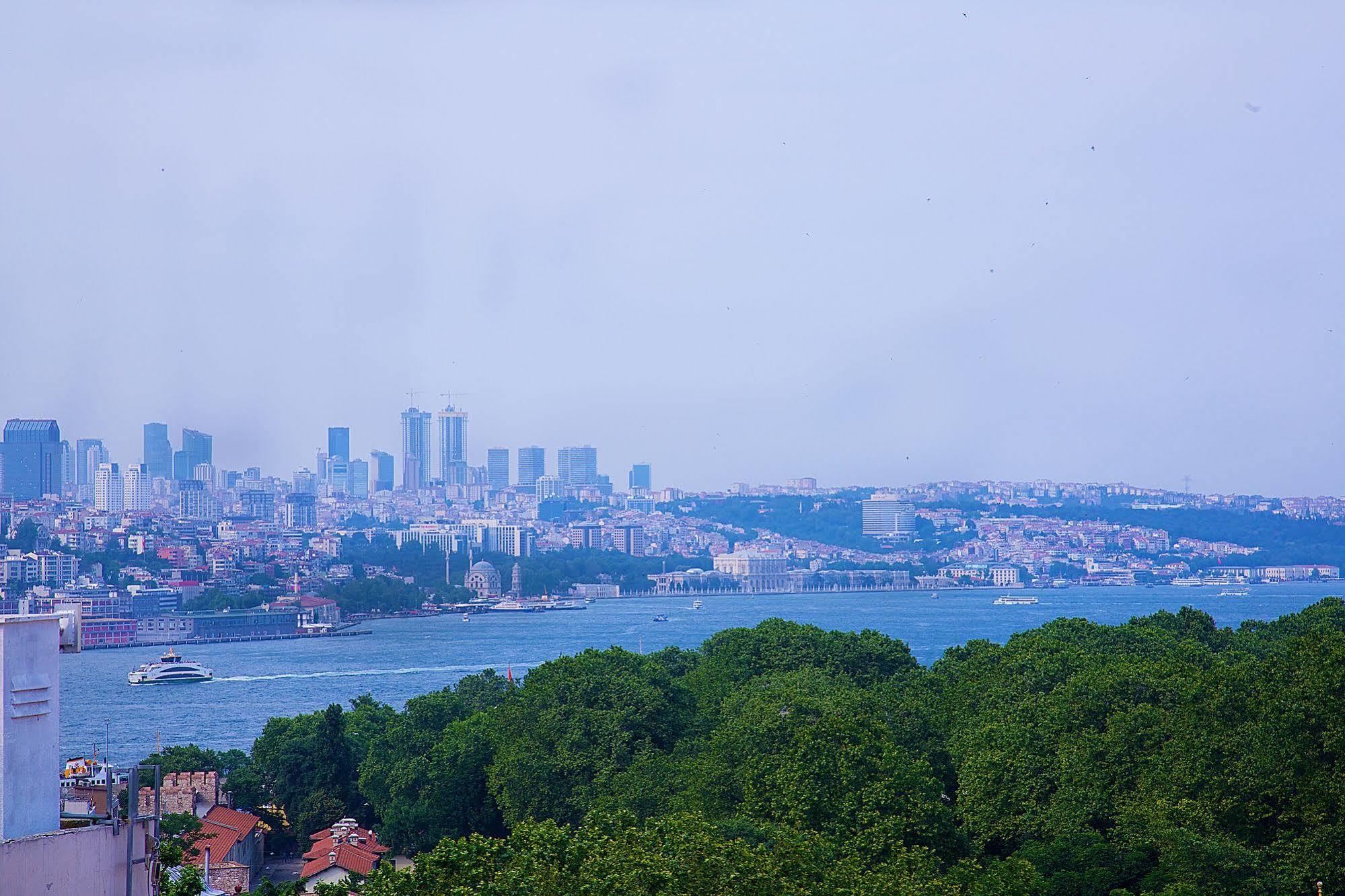 The Istanbul Hotel Bagian luar foto